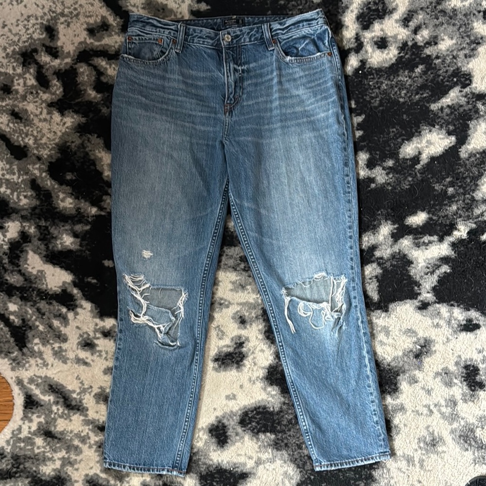 Abercrombie and Fitch Annie Girlfriend Jean